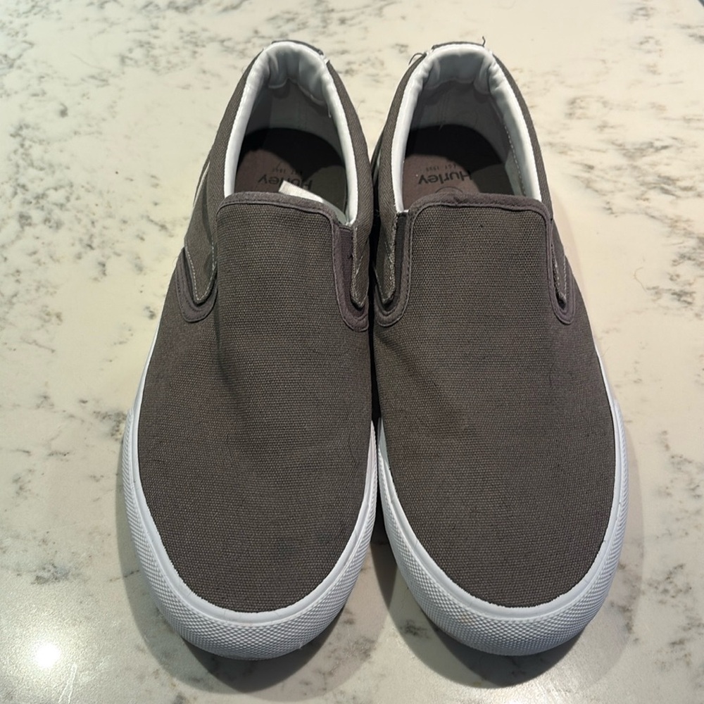 Like new!!! Men’s Hurley slip in sneakers